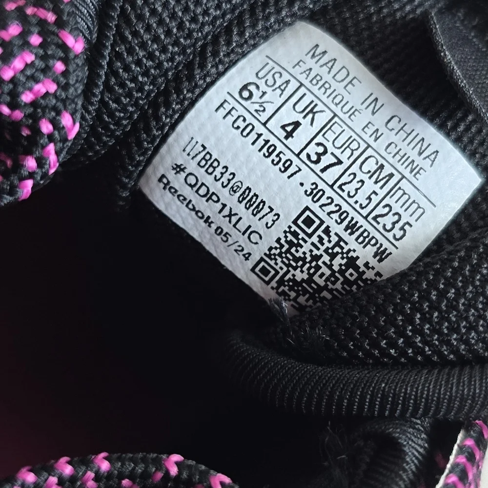 NEW Reebok Kids Girls Neon Pink/Black Athletic Sneakers